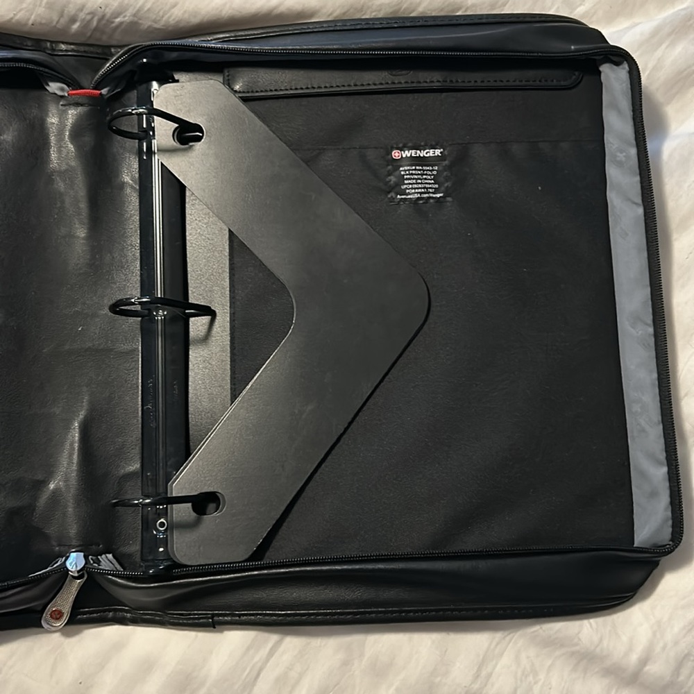 Swiss Gear leather case - Picture 4 of 4